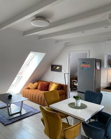 R77 Apartment Downtown - Penthouse Budapesta Exterior foto